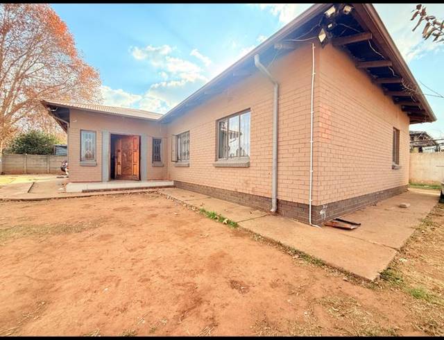 3 BEDROOM HOUSE FOR SALE IN VANDERBIJLPARK CE 1